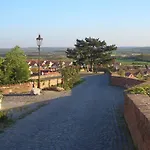Mikulov, Husova Ulice *