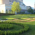 Mikulov, Husova Ulice