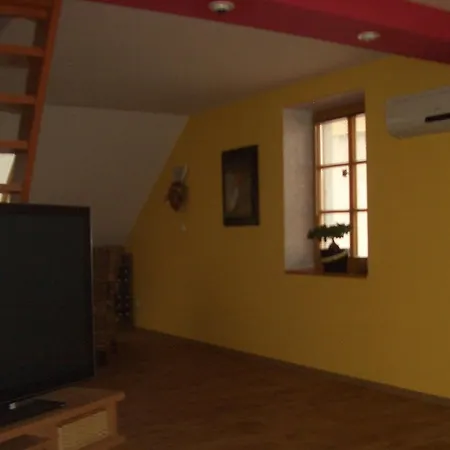Mikulov, Husova Ulice Apartamento Mikulov