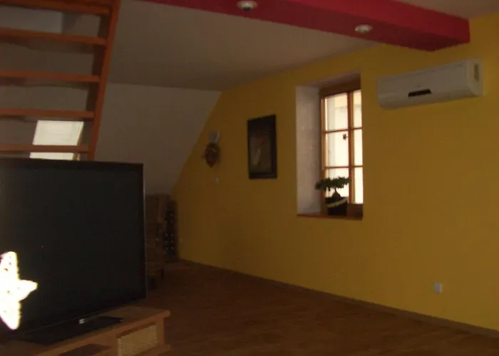 Mikulov, Husova Ulice Διαμέρισμα Mikulov